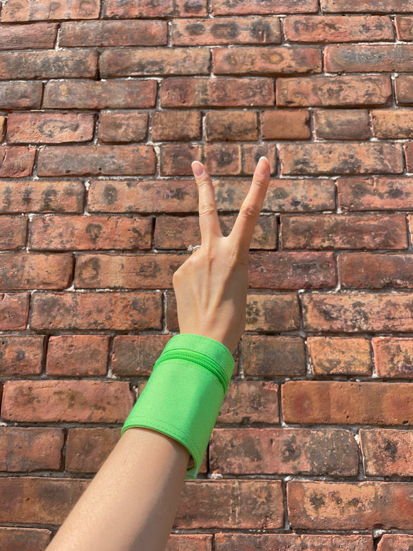 80618: 80's Wrist Wallet | Neon Green