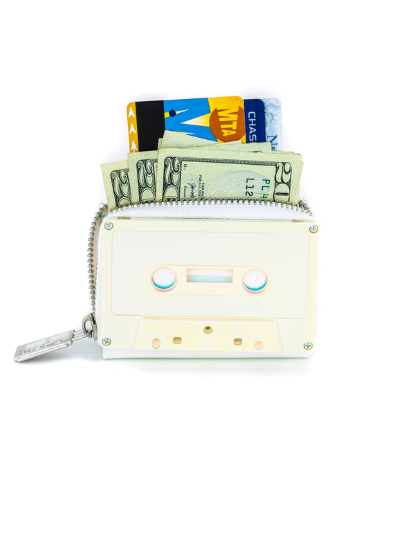70266: Retro Cassette Wallet | Electro White