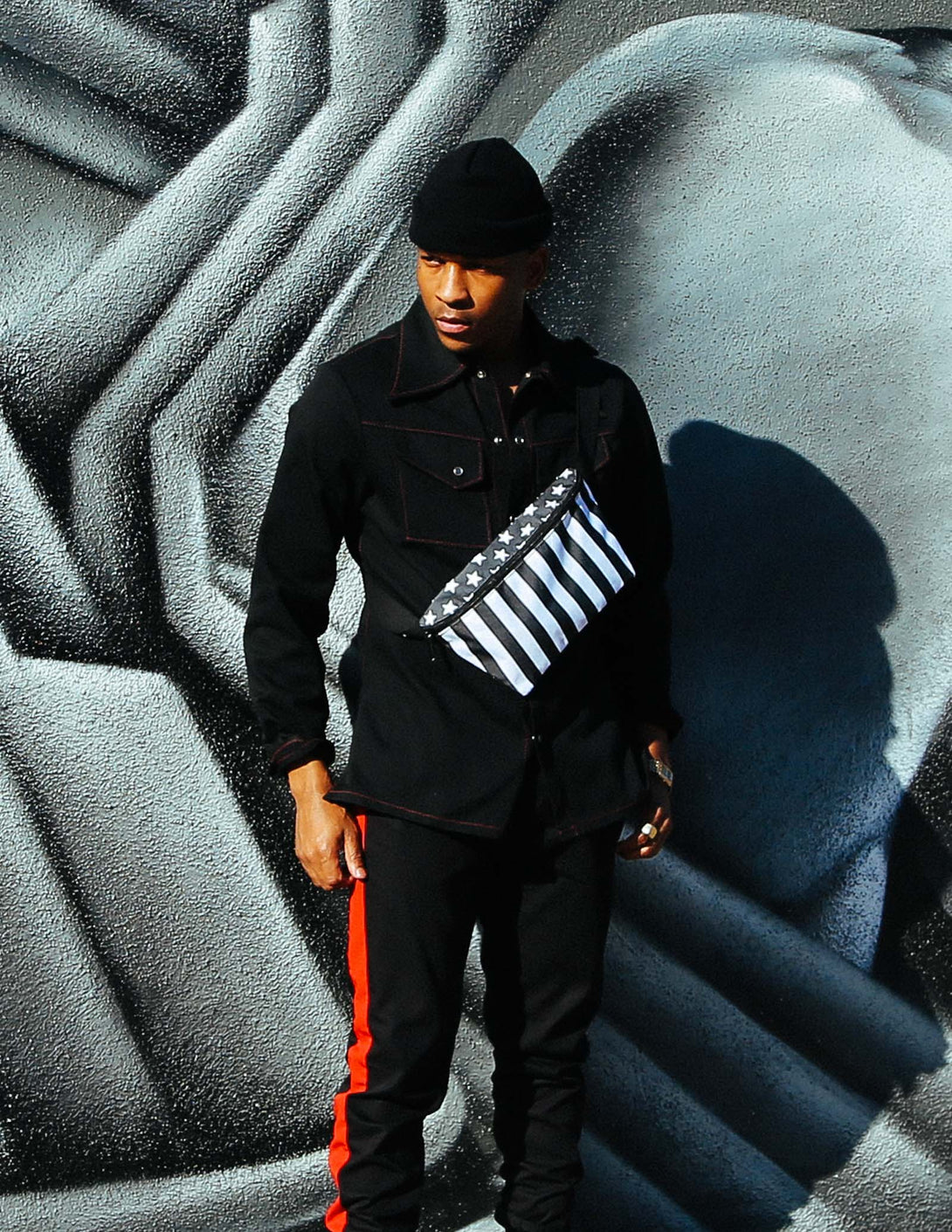 81443: FYDELITY- XL Ultra-Slim Fanny Pack: Black Flag